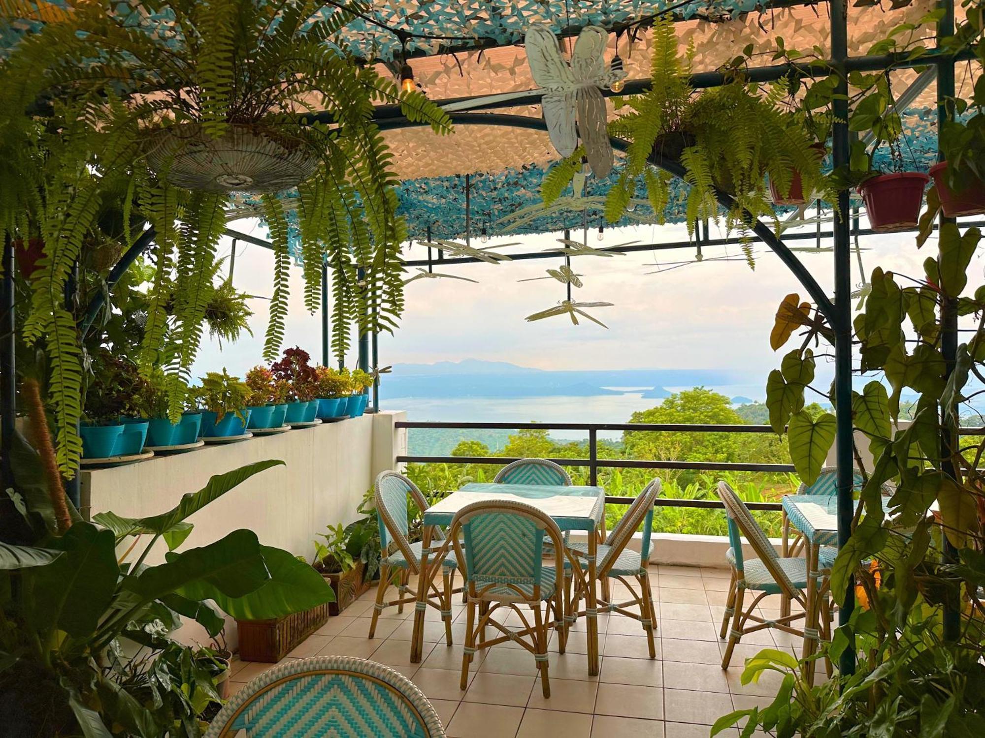 Cabins By Eco Hotels Тагайтай Экстерьер фото