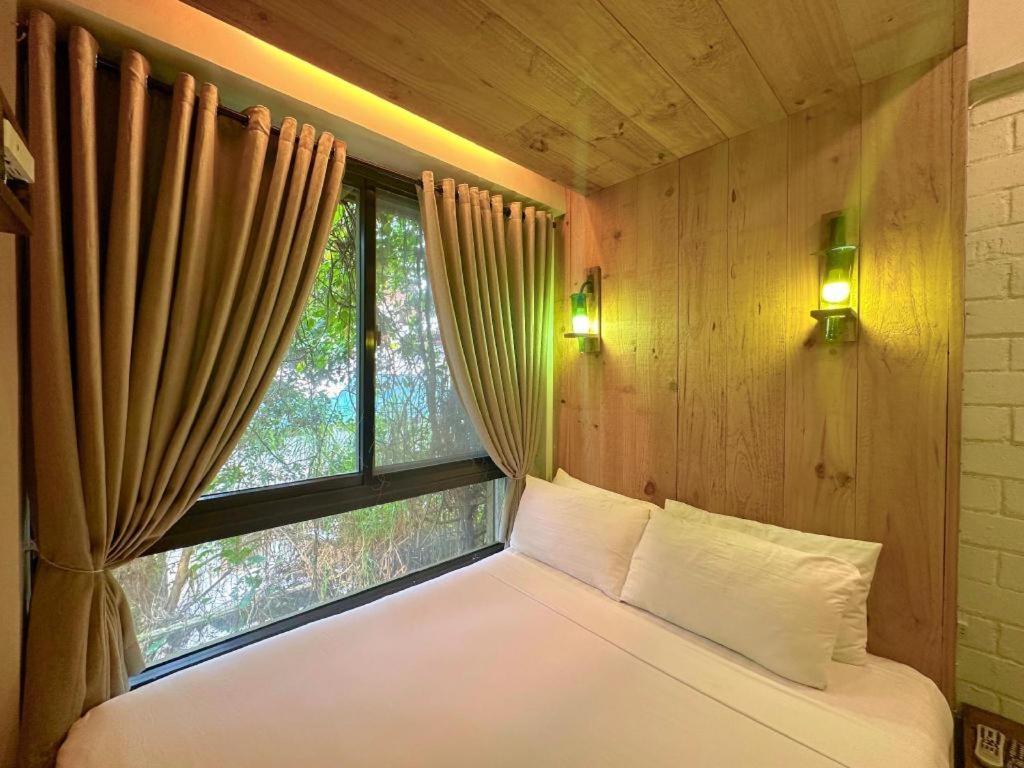 Cabins By Eco Hotels Тагайтай Экстерьер фото