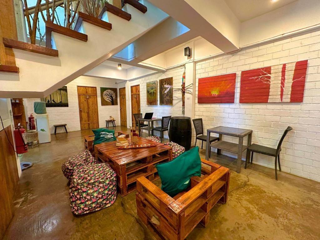 Cabins By Eco Hotels Тагайтай Экстерьер фото
